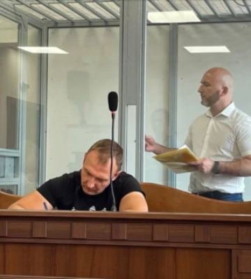 ДТП на блокпосту: суд допитав поліцейського у справі екссудді Тандира