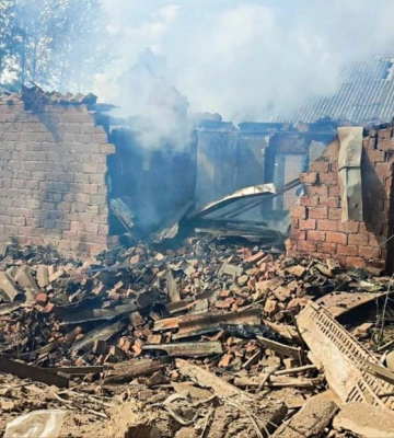 Ворог обстріляв житлові будинки у селі неподалік Вовчанська 