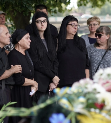 Ужгород сьогодні попрощався із 51-річним солдатом Сергієм Постельняком