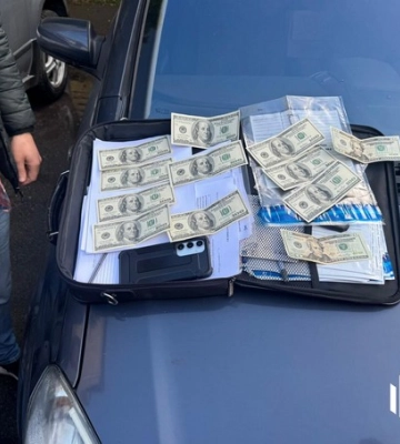 На Івано-Франківщині судитимуть високопосадовця, який торгував інформацією з закритих баз даних. ФОТО