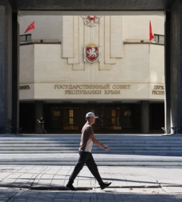 «Ви не маєте права зупиняти ні молодь, ні будь-кого». Чи потрібні антивоєнні протести в анексованому Криму?