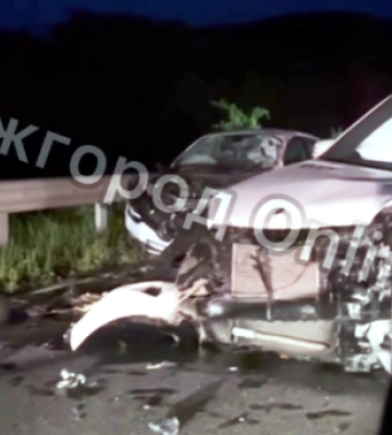 Нічна аварія на Закарпатті: три автомобілі зійшлися у лобовому зіткненні під Перечином (відео)