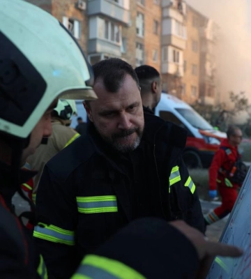 Под завалами в Киеве могут оставаться люди, пока известно об около 30 раненых - Клименко