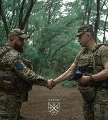 Воїн з Полтавщини отримав &quot;Золотий хрест&quot; з рук Головнокомандувача ЗСУ