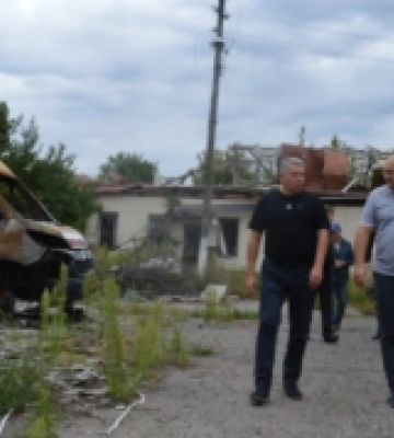 Керівники селищної ради відвідали прифронтову громаду на Харківщині