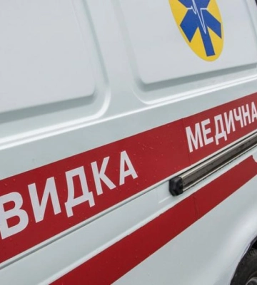 У Рівному патрульні допомогли швидкій доставити породіллю до перинатального центру