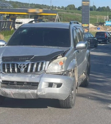 У Давидові не розминулися Renault Sandero та Toyota Land Cruiser, є троє травмованих У Давидові не розминулися Renault Sandero та Toyota Land Cruiser, є троє травмованих