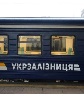 «Укрзалізниця» змінила рух деяких поїздів через пошкодження інфраструктури: перелік
