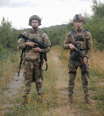 «У нас колектив, як одна родина». Закарпатські гвардійці розповіли про свій підрозділ на фронті