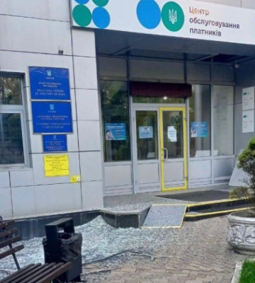 Дві будівлі Головного управління ДПС у Києві пошкоджено внаслідок російського обстрілу