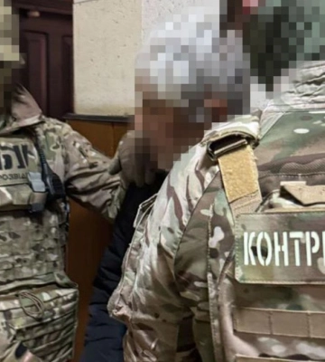 СБУ: 68-летний житель прифронтового поселка в Запорожье получал от врага дронами взрывчатку для терактов