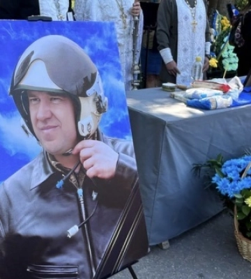 У Кропивницькому попрощалися із загиблим льотчиком бригади «Привид Києва» Сергієм Бондарем