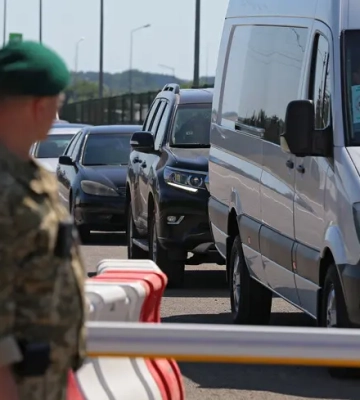 Наука без молодежи: выдержит ли Украина разрешение студентам выезжать за границу