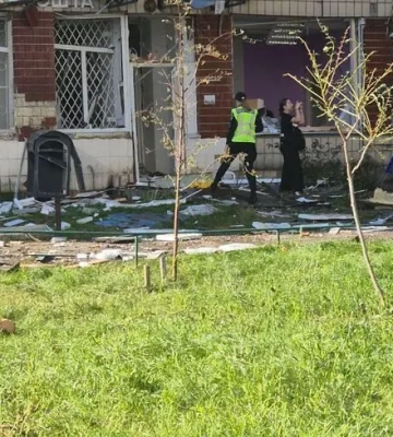В Києві від російської атаки постраждало відділення "Укрпошти"