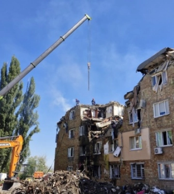 Посол Франції на місці удару в Києві: Про який мир говорить Росія?