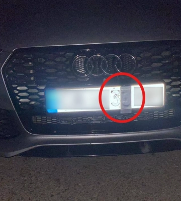 Водія “Ауді” оштрафували у Черкасах, бо він заклеїв символ на номері