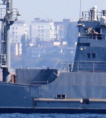 В дельті Дунаю ворожий дрон уразив розвідувальний корабель: один військовий моряк загинув, кількох – розшукують