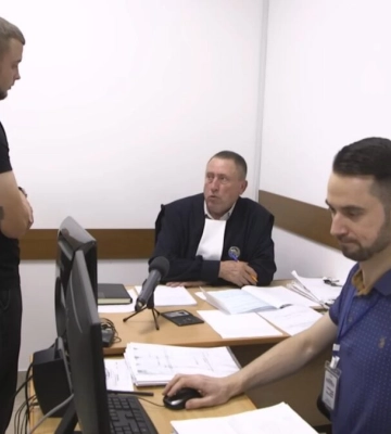 Ви що, таксист?!: Луцький суддя відчитав патрульного за доставку чоловіка до ТЦК