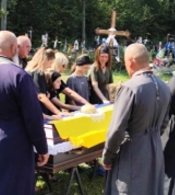В останню путь провели воїна з Ківерців Віктора Галабурду