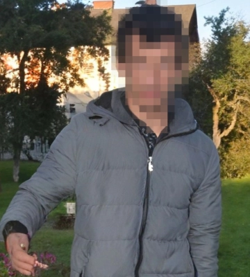 “Доставка” наркотиків через огорожу: кур’єра засудили
