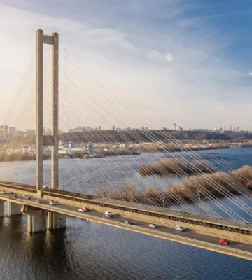 В Киеве частично ограничат движение по Южному мосту до декабря