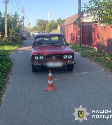 На Київщині легковик збив жінку у колісному кріслі, яка невздовзі померла у лікарні