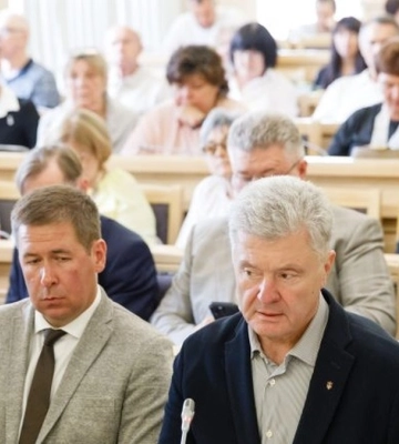 Санкции против Порошенко были введены на основании сфальсифицированных документов, утверждают в &quot;Евросолидарности&quot;