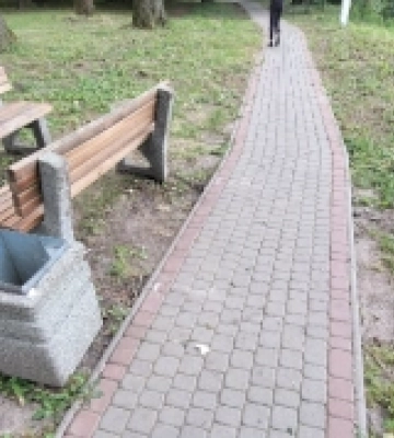 У місті на Волині вандали перетворюють парк на майданчик для «творчості»