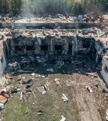 ФОТО. Оккупанты разрушили центр по пляжному волейболу в Сумах