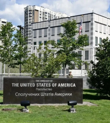 Урсула фон дер Ляйен поговорила с Зеленским и Трампом на фоне российского обстрела Киева