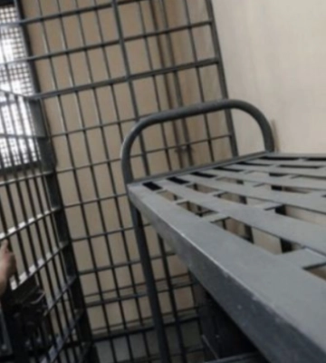 Повязали и вывезли в неизвестном направлении - в Мелитополе силовики выкрали очередного местного жителя (Фото) Повязали и вывезли в неизвестном направлении - в Мелитополе силовики выкрали очередного местного жителя (Фото)