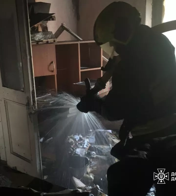 Масштабна пожежа у Дніпрі: спалахнула двоповерхова будівля Масштабна пожежа у Дніпрі: спалахнула двоповерхова будівля