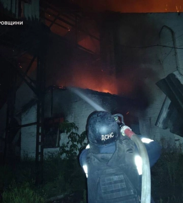 У Дніпрі ворог пошкодив пожежну частину