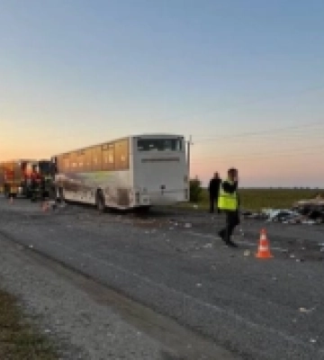 На Кіровоградщині поліцейські розслідують обставини ДТП із шістьма загиблими