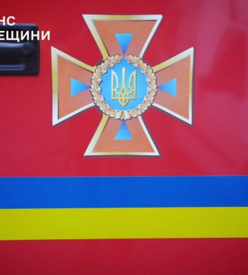 В Одесі у День пам’яті захисників України надзвичайники та правоохоронці проїхали вулицями з проблисковими маячками та сиренами