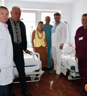 Rotary передали Рівненському діагностичному центру 5 функціональних ліжок для хірургії