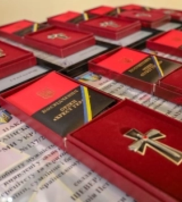 В Одесі родинам полеглих героїв-прикордонників вручили їх посмертні нагороди
