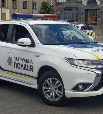У Голосіївському районі в аварії загинув поліцейський, що їхав на службовому авто У Голосіївському районі в аварії загинув поліцейський, що їхав на службовому авто