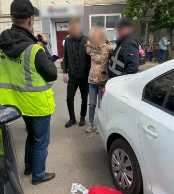 Жителька Сумщини намагалася продати немовля за 30 тисяч доларів: що вирішив суд