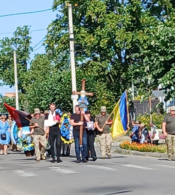 Серце зупинилося у лікарні міста Запоріжжя: на Волинь «на щиті» повернувся військовий Микола Комаров Серце зупинилося у лікарні міста Запоріжжя: на Волинь «на щиті» повернувся військовий Микола Комаров