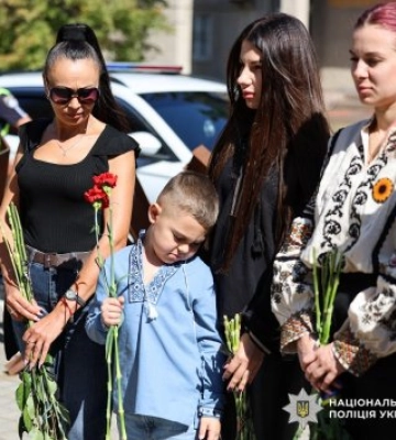 День пам’яті захисників України: миколаївські поліцейські вшанували колег, які загинули за свободу та незалежність держави