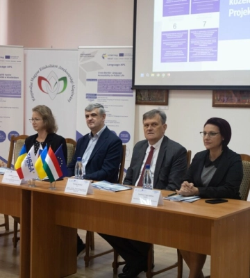 Подолання мовних бар’єрів у прикордонних регіонах: у Закарпатському угорському інституті презентували досягнення міжнародного проєкту HUSKROUA Language APL