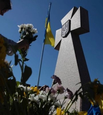 В Киеве на аллее почетных захоронений открыли второй Мемориальный монумент