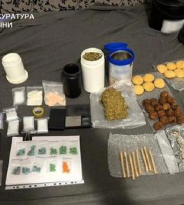 Полтавця судитимуть за зберігання наркотиків: у нього знайшли солі, канабіс та галюциногенні гриби