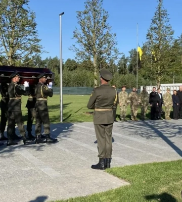 В День защитников и защитниц на Национальном мемориальном кладбище прошли первые захоронения