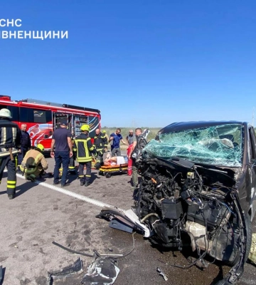 Рятувальники Рівненщини допомогли деблокувати з авомобіля постраждалого в ДТП на трасі Київ–Чоп Рятувальники Рівненщини допомогли деблокувати з авомобіля постраждалого в ДТП на трасі Київ–Чоп
