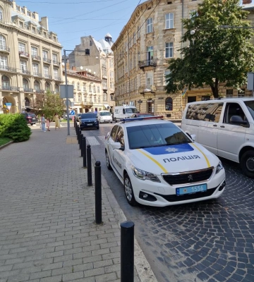 Як працівники Нацполіції України у Львові «плюнули» на екіпаж патрульної поліції області