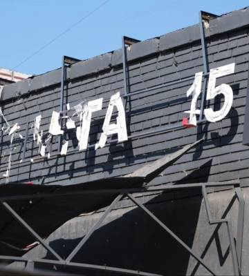 У Краматорську армія РФ поцілила у відділення Нової пошти - загинув чоловік, поранена дитина