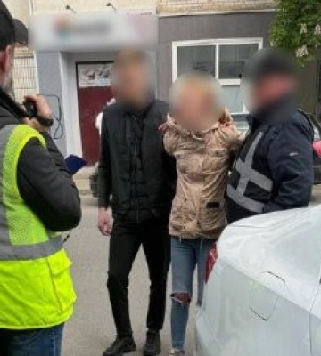 У Сумах горе-матір хотіла продати дитину за 30 тисяч доларів — як її покарали