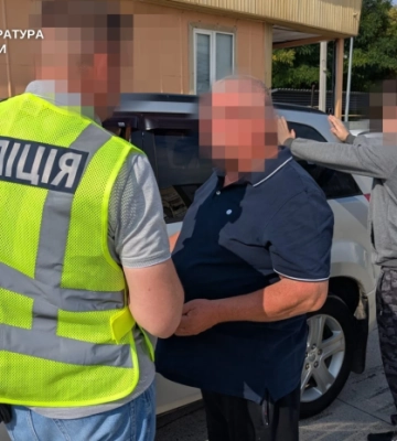 У Хмельницькому салоні краси виготовляли підроблені документи для ухилянтів